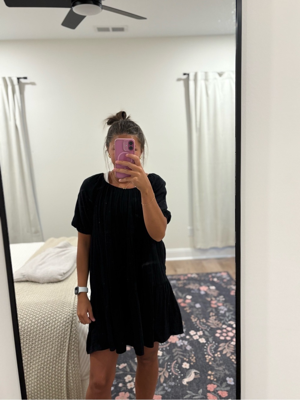 Old Navy Black Pleated Short Sleeve Mini Dress